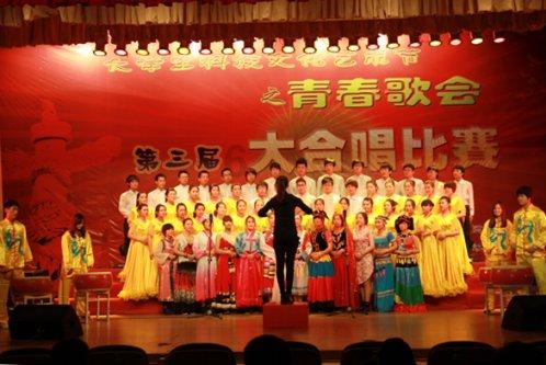 周扬青送阿娇庆生蛋糕被嫌丑，价格起底“最贵要上万”食材超高级