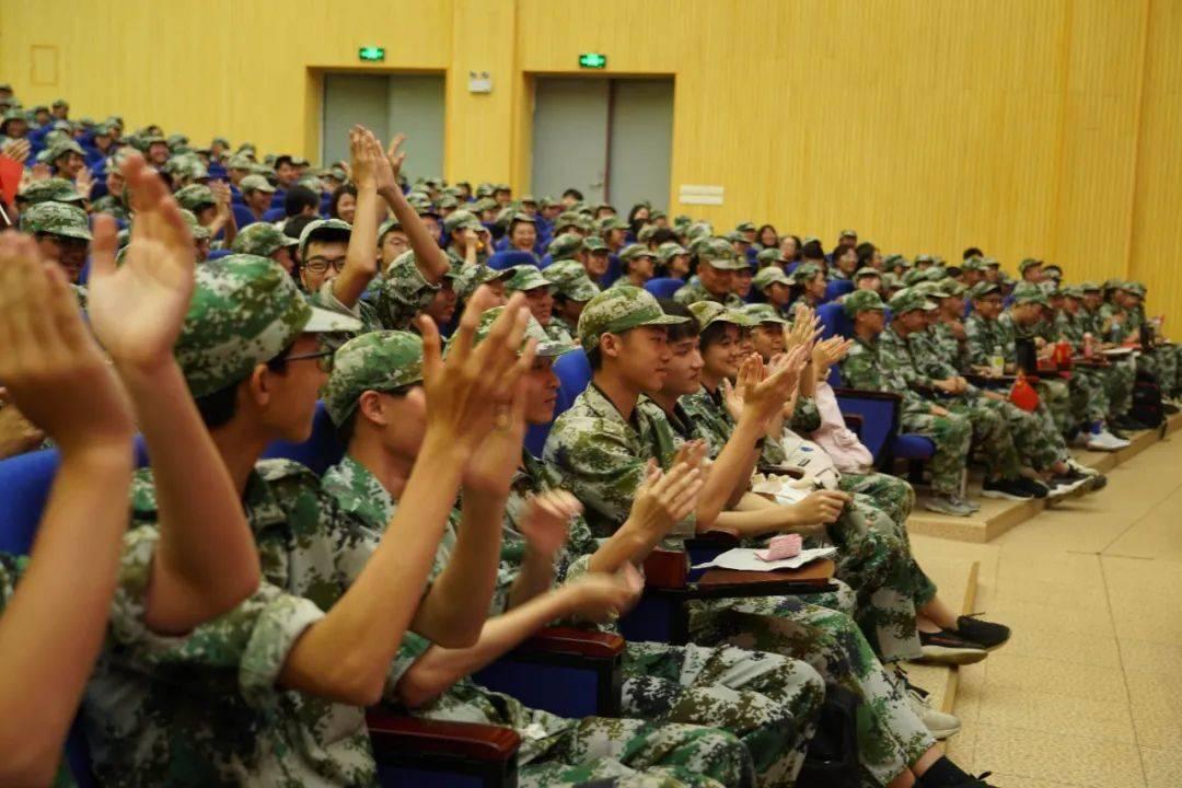 逃离小人国森林